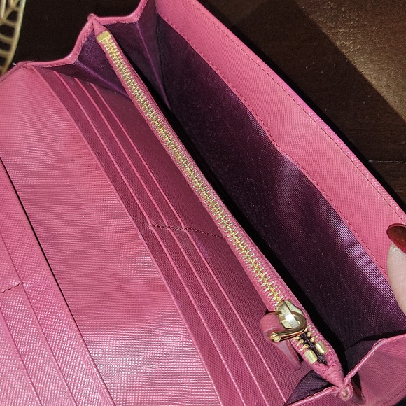 Authentic Prada Saffiano wallet - Picture 8 of 10